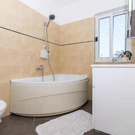 Kristina Apartment Seget Vranjica